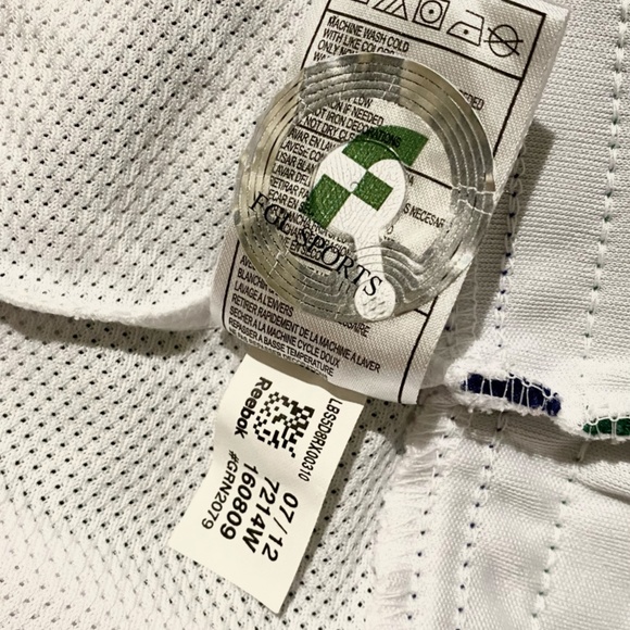 VANCOUVER CANUCKS BRAND NEW OFFICIAL LICENSED REEBOK NHL WOMEN SIZE L JERSEY - Picture 4 of 4